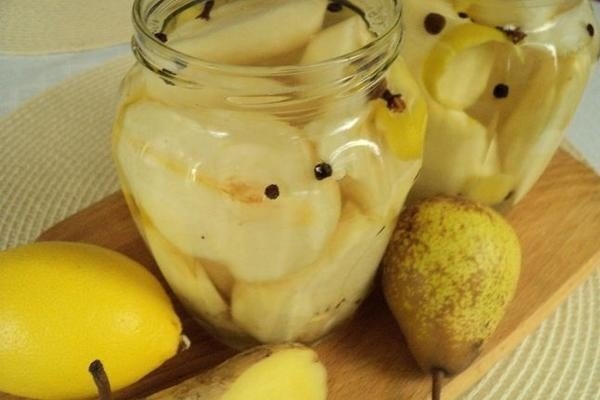 Грушевый компот с лимоном